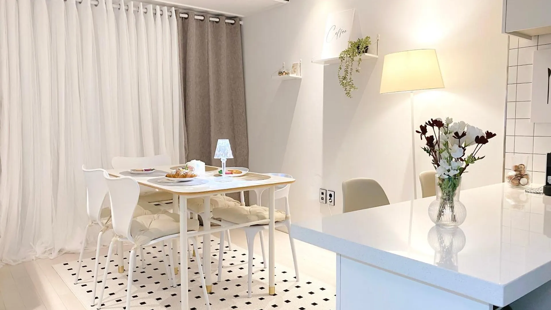 The Hue Stay, Seoul 0*,  South Korea