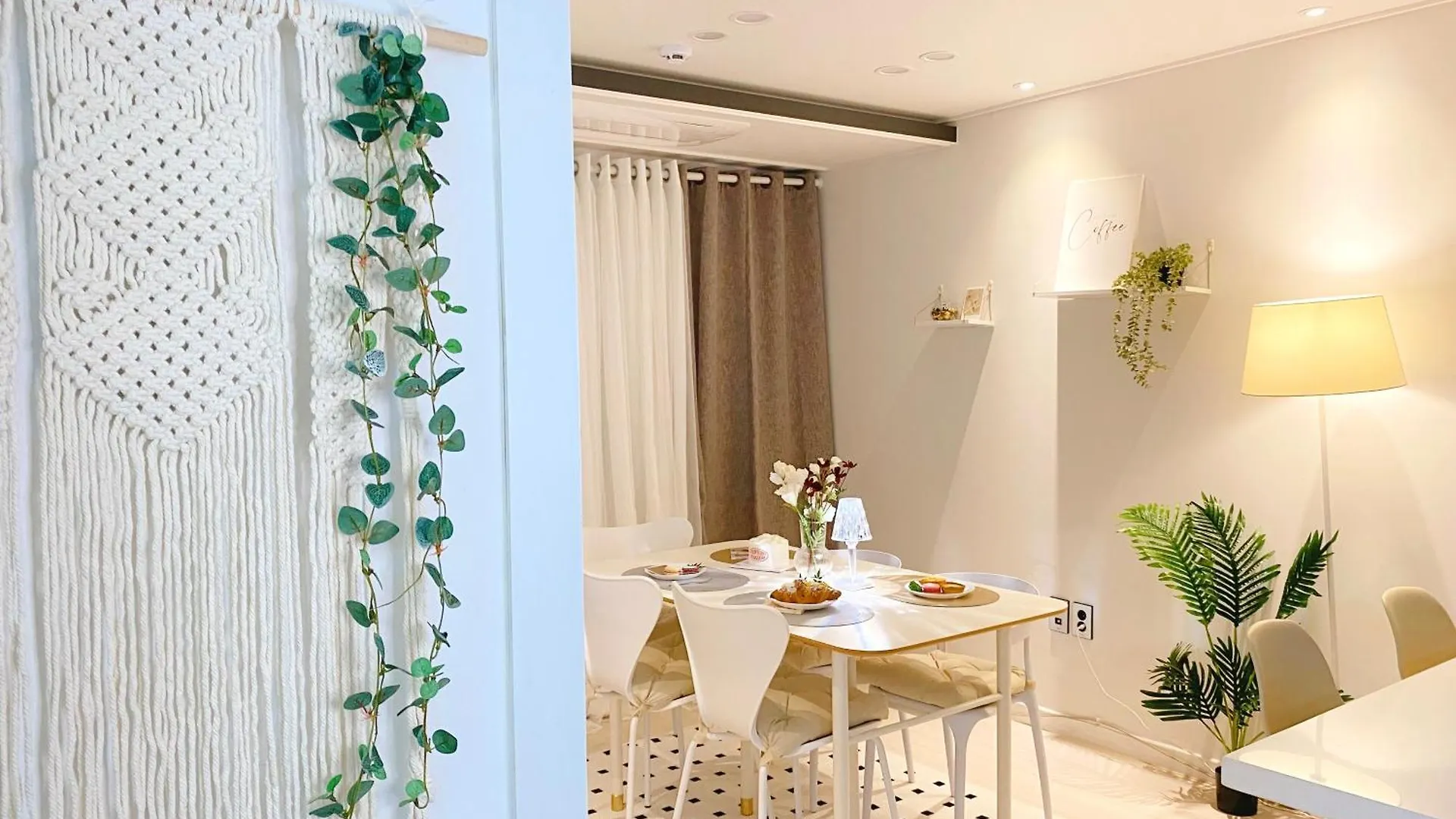The Hue Stay, Seoul