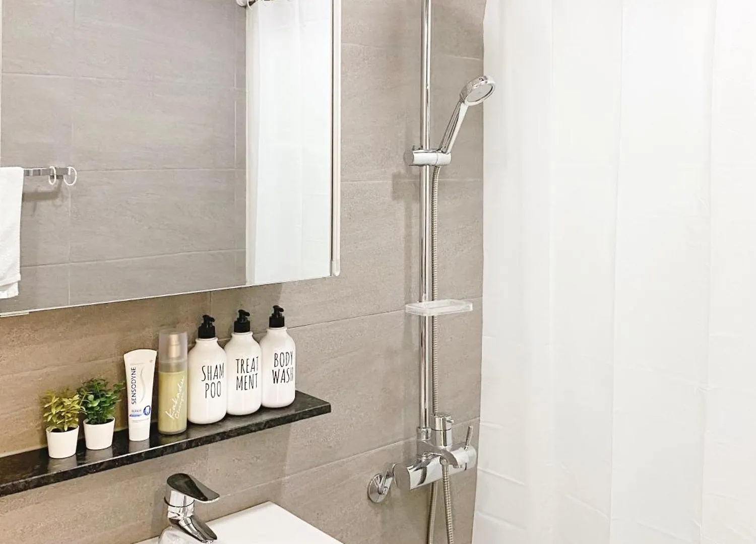 The Hue Stay, Seoul Apartment