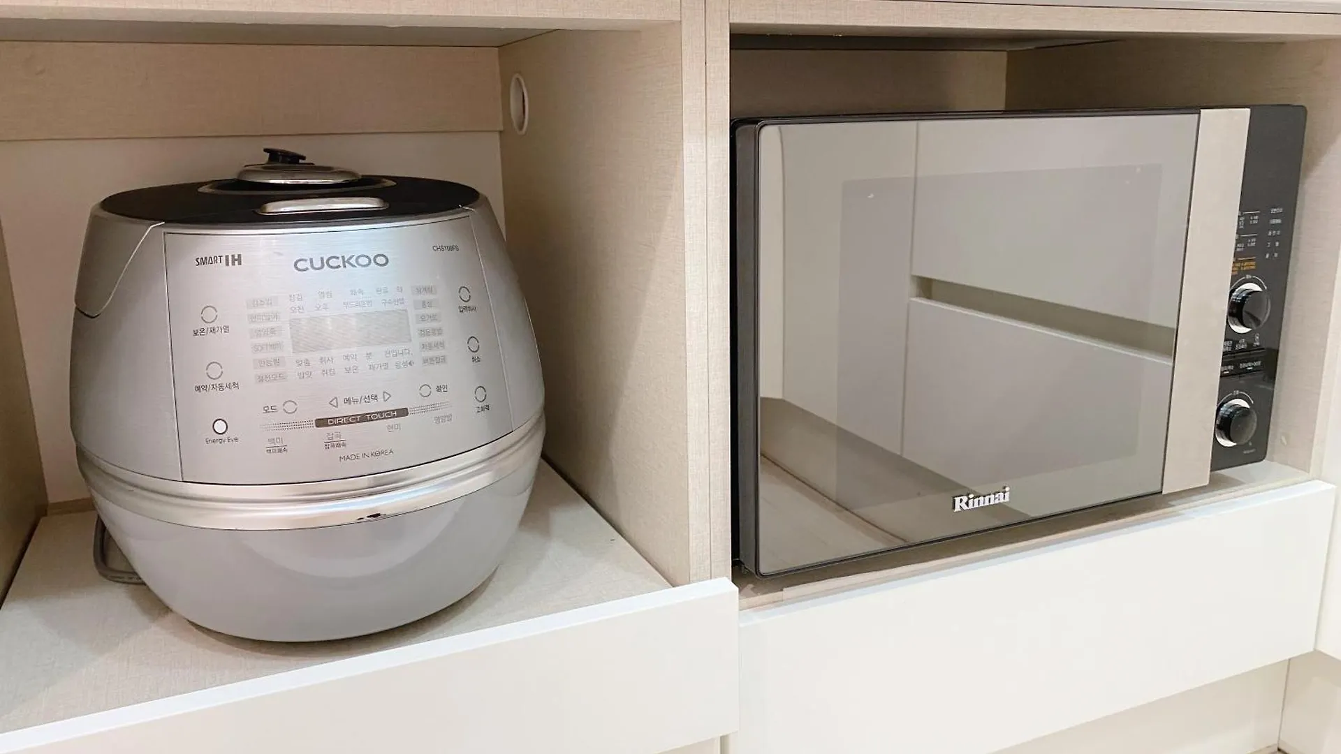 The Hue Stay, Seoul contacts